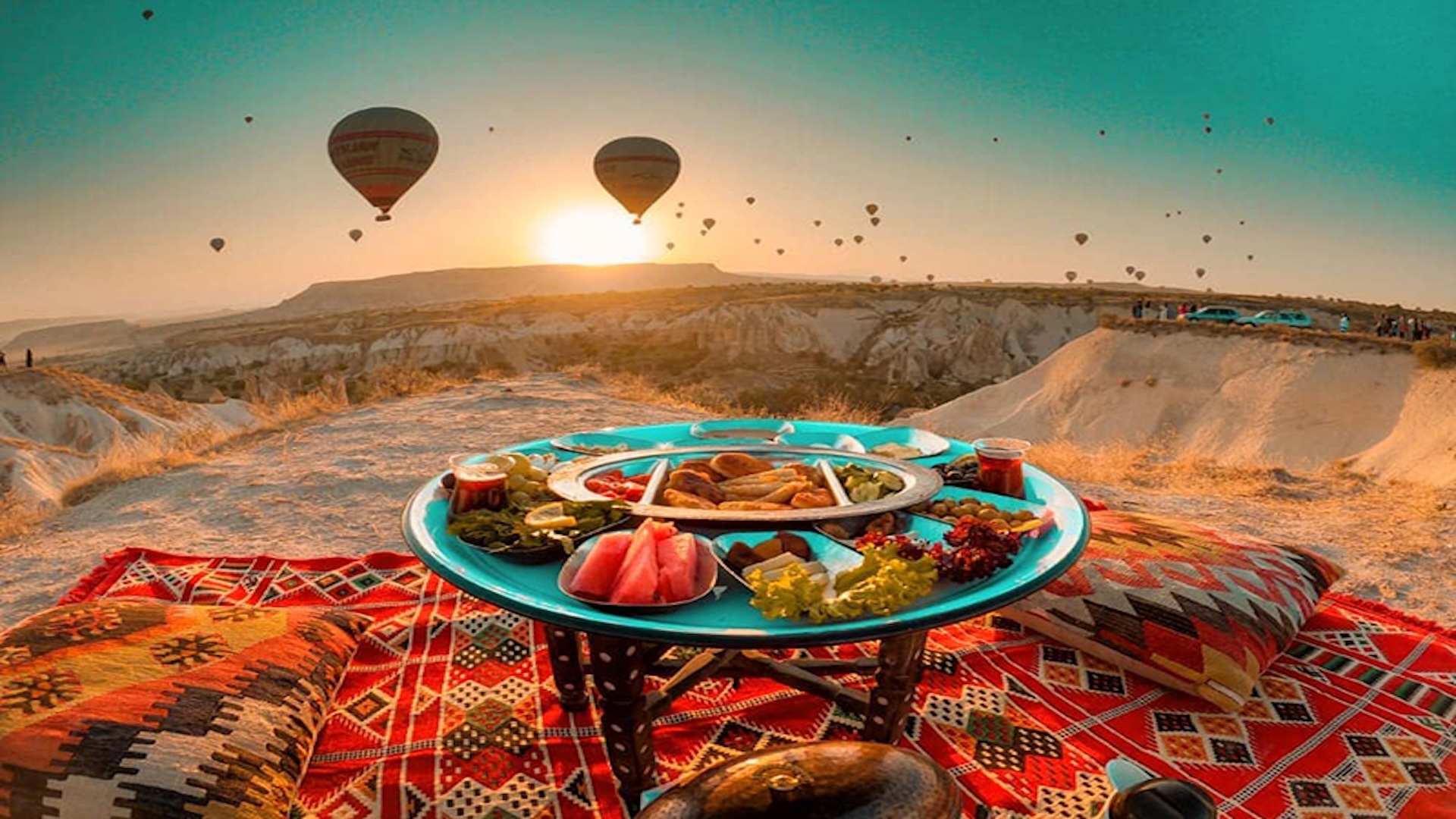 Balloon Breakfast Concept
